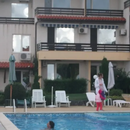 Lucky In Romantika Σωζόπολη